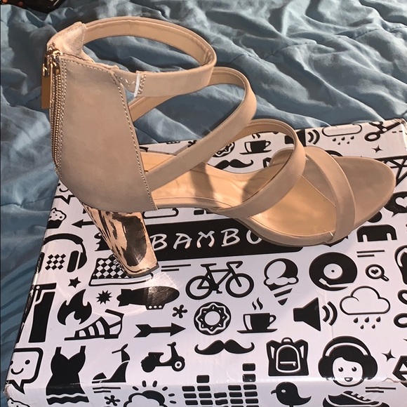 Nude & Gold Heels - Picture 3 of 3